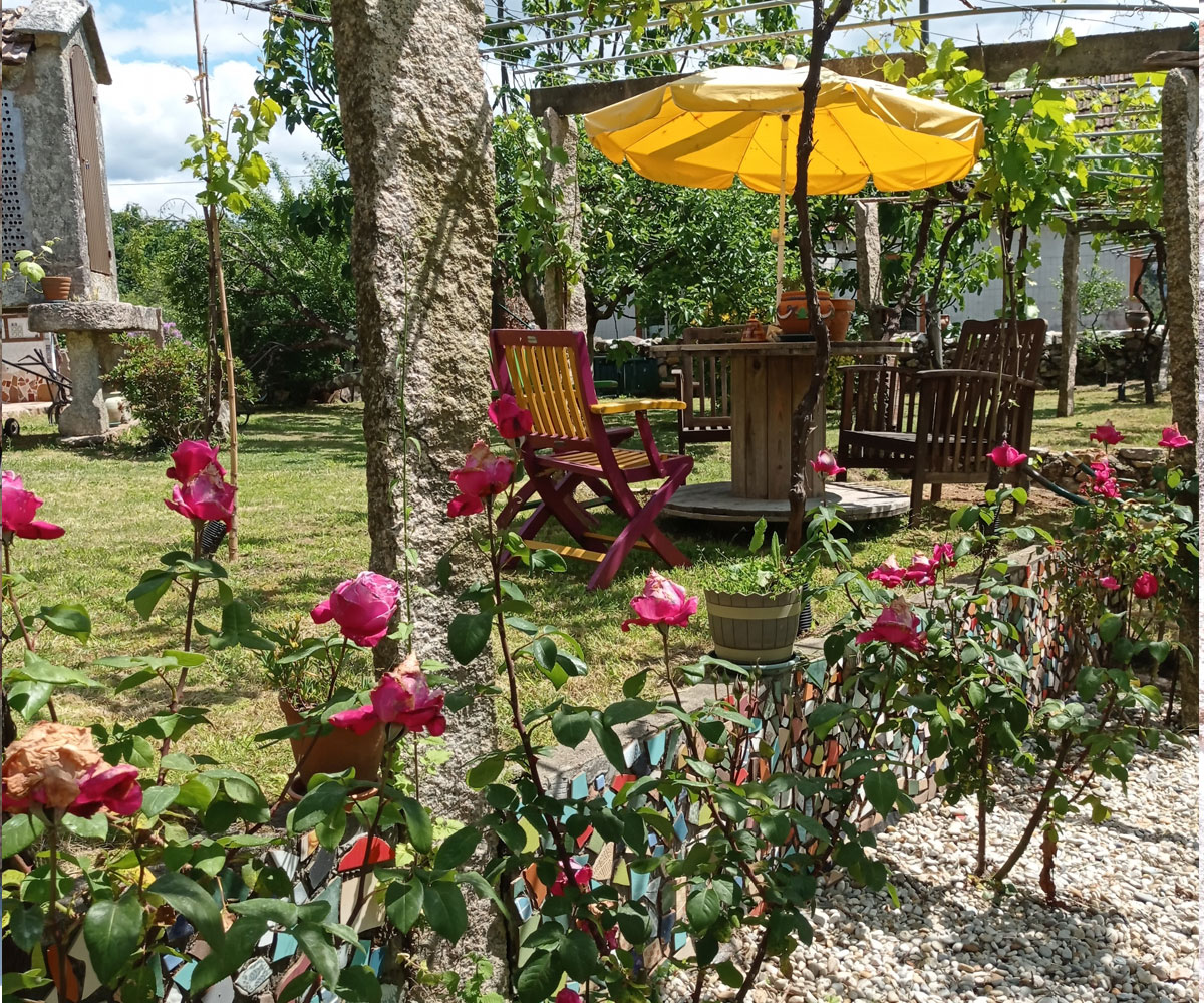Hostal rural O Corzzon en O Porriño para peregrinos y grupos